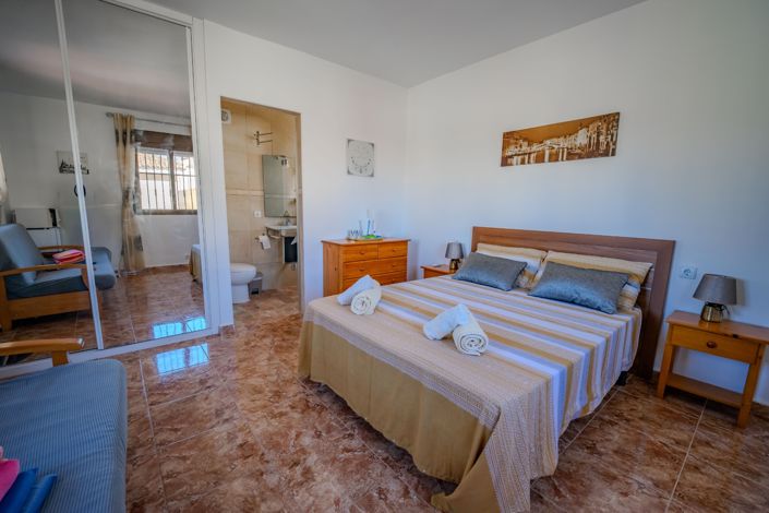 Image No.50-10 Bed Villa for sale