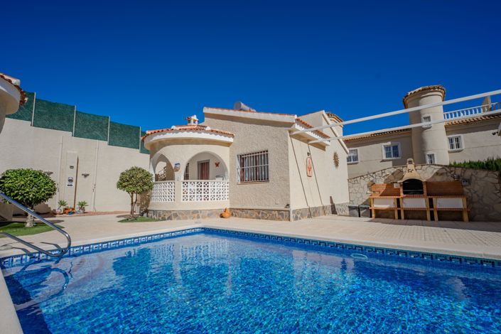Image No.9-10 Bed Villa for sale
