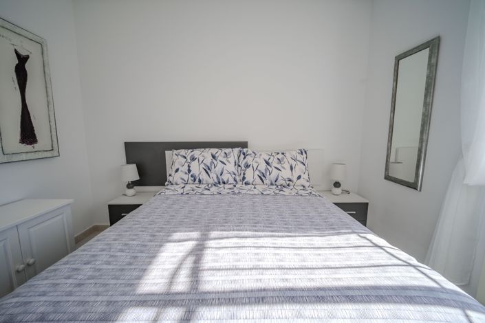 Image No.16-2 Bed Property for sale