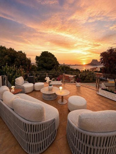 Image No.2-6 Bed Villa for sale