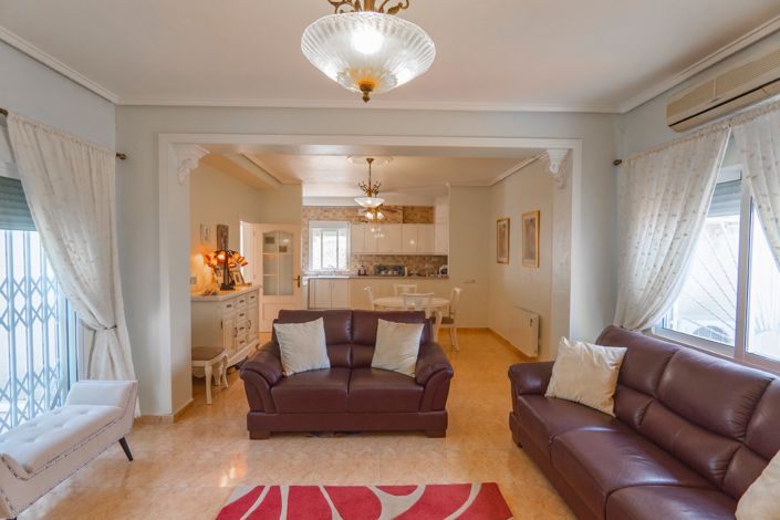 Image No.5-4 Bed Villa for sale