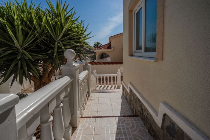 Image No.48-4 Bed Villa for sale