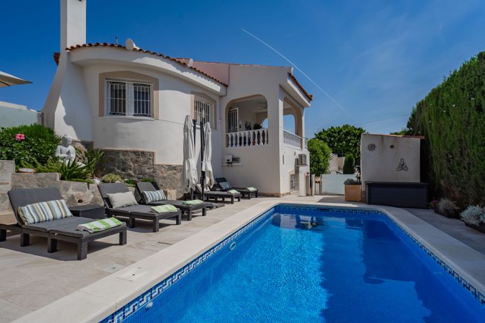 Image No.43-4 Bed Villa for sale