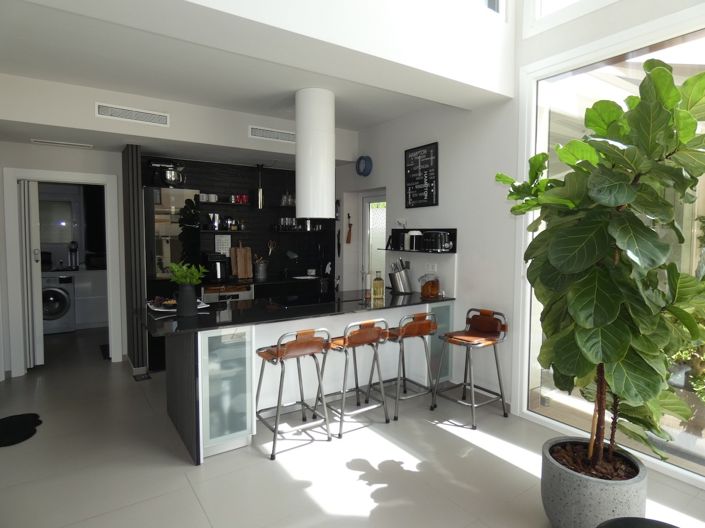 Image No.27-3 Bed Villa for sale