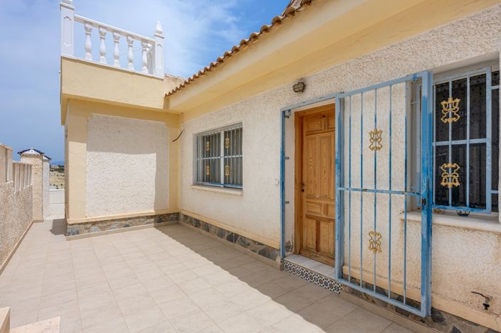 Image No.18-3 Bed Property for sale