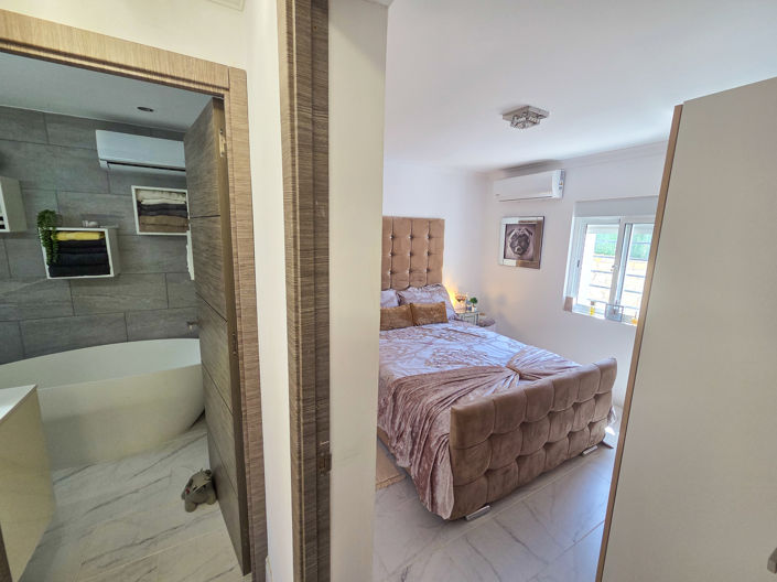 Image No.25-3 Bed Villa for sale