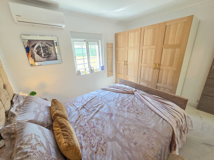 Image No.27-3 Bed Villa for sale