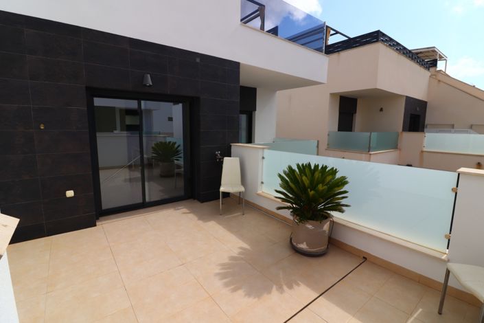 Image No.27-3 Bed Property for sale