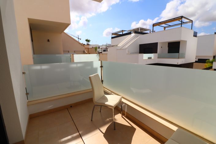 Image No.29-3 Bed Property for sale