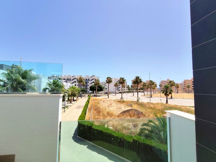 Image No.22-3 Bed Apartment for sale