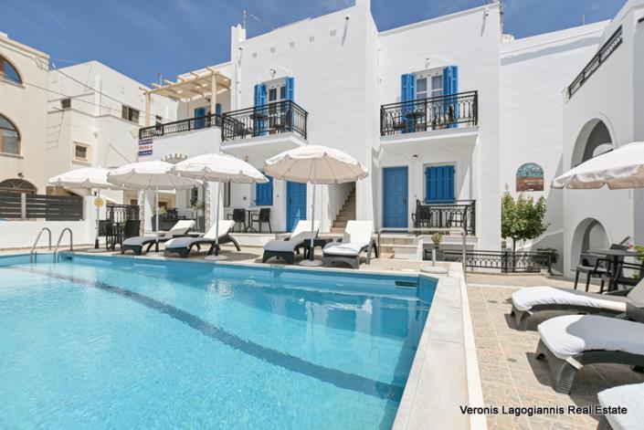 Image No.1-Un hôtel de 17 chambres à vendre à Naxos