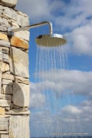 outside-hot---cold-shower