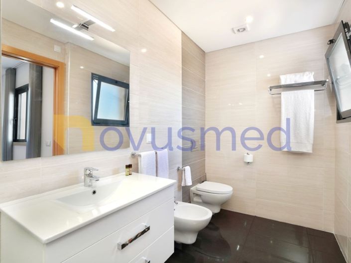 Image No.19-10 Bed House for sale