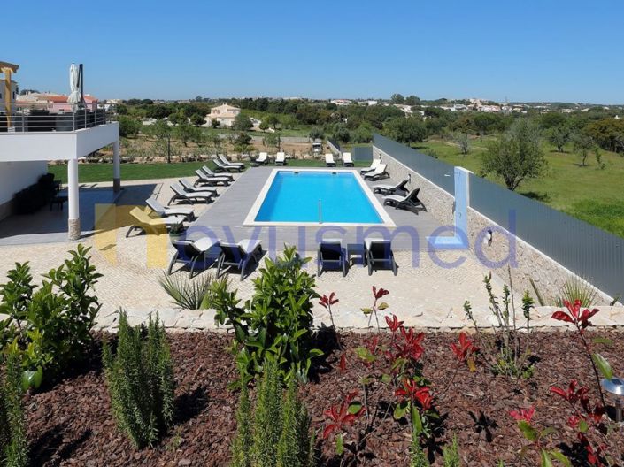 Image No.5-10 Bed House for sale
