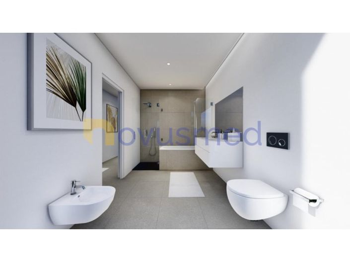 Image No.13-3 Bed House for sale