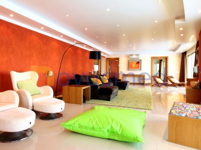 Image No.20-5 Bed House for sale