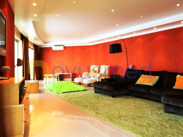 Image No.21-5 Bed House for sale