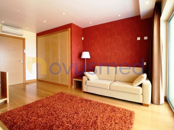 Image No.25-5 Bed House for sale