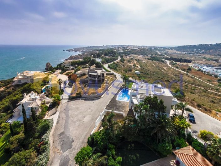 Image No.3-5 Bed House for sale