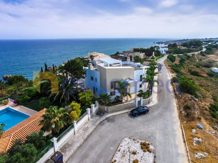 Image No.8-5 Bed House for sale