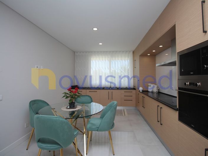 Image No.12-3 Bed House for sale