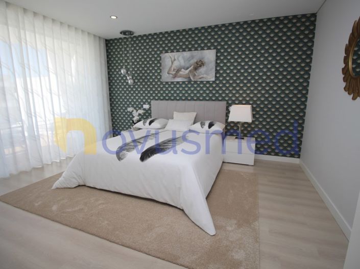 Image No.13-3 Bed House for sale