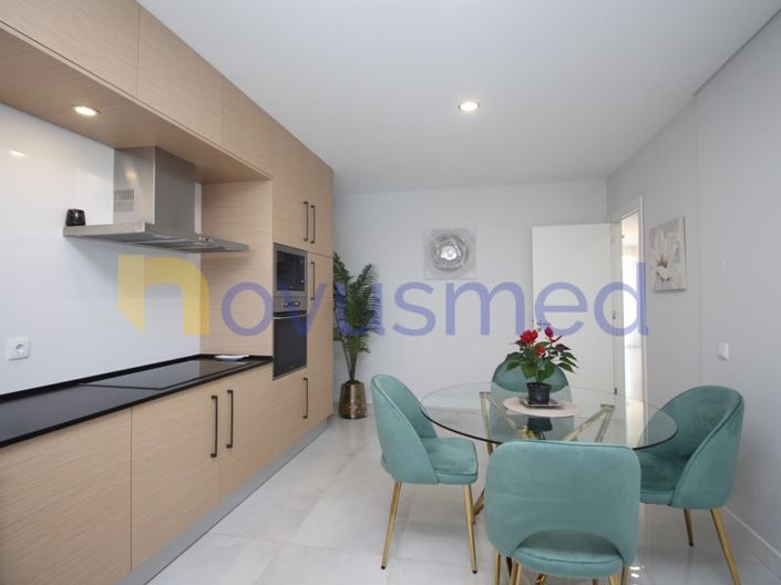 Image No.15-3 Bed House for sale