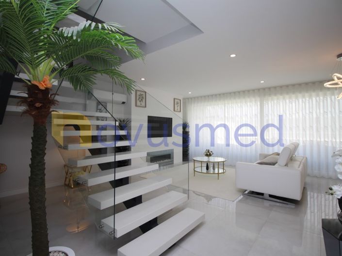 Image No.16-3 Bed House for sale