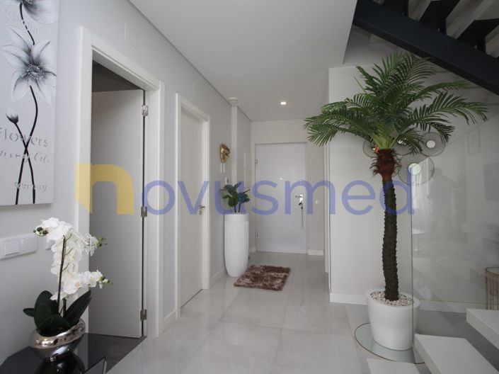 Image No.17-3 Bed House for sale