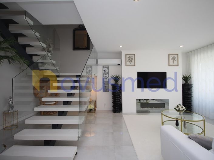 Image No.20-3 Bed House for sale