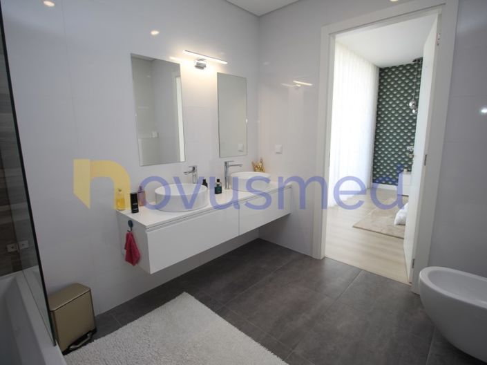 Image No.37-3 Bed House for sale