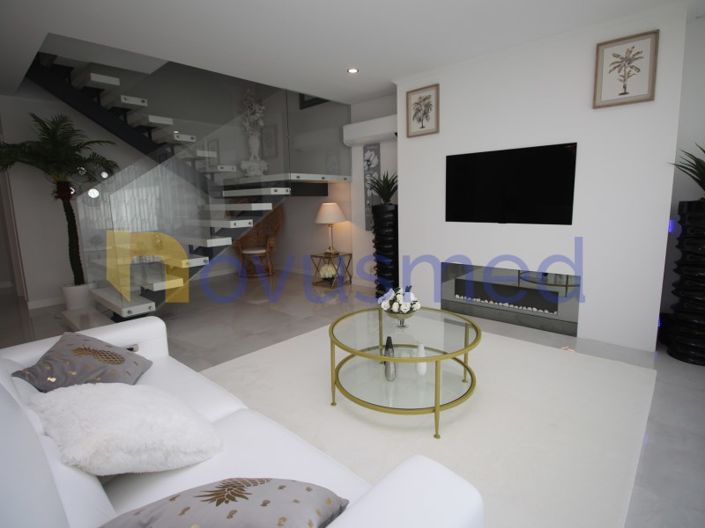 Image No.6-3 Bed House for sale