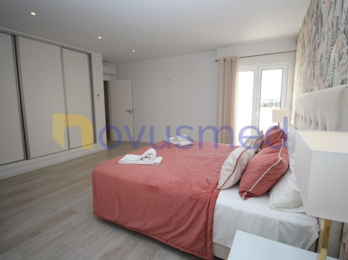 Image No.40-7 Bed House for sale