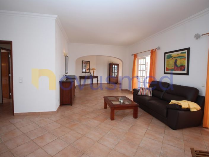 Image No.21-3 Bed House for sale