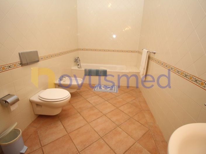 Image No.34-3 Bed House for sale