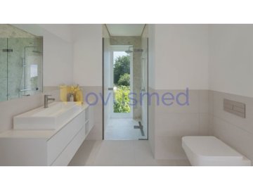 id92128701-0000-0500-0000-000014492d7c