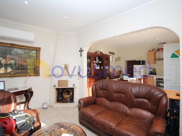 Image No.30-2 Bed Farmhouse for sale