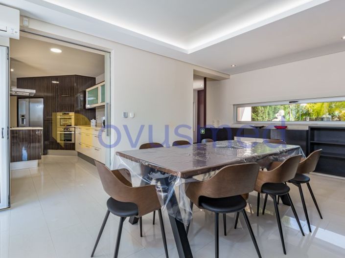 Image No.8-4 Bed House for sale