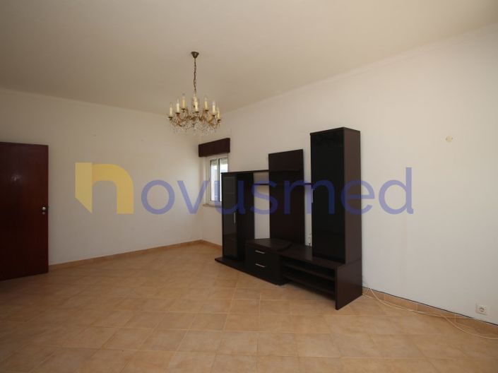 Image No.19-3 Bed House for sale