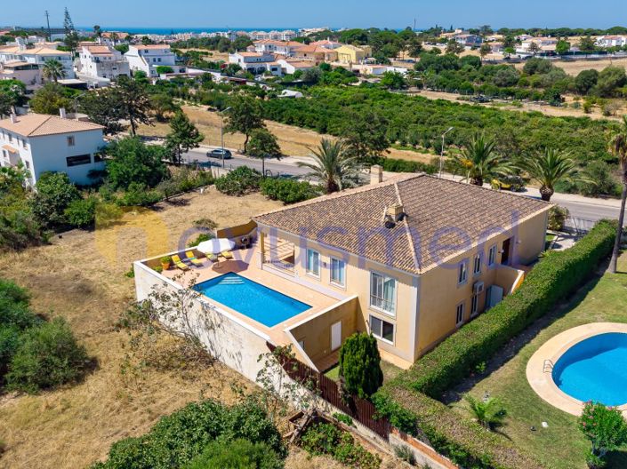 Image No.18-4 Bed House for sale