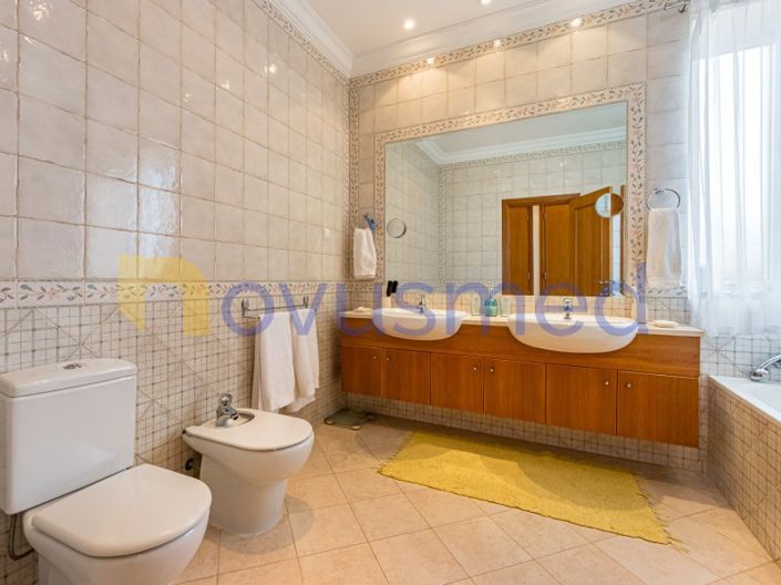 Image No.45-4 Bed House for sale