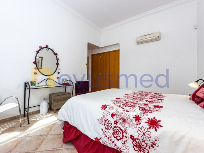 Image No.50-4 Bed House for sale