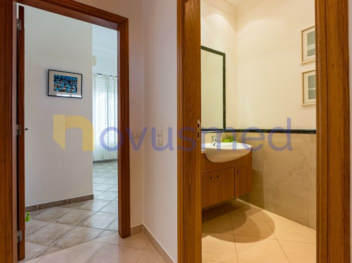 Image No.52-4 Bed House for sale