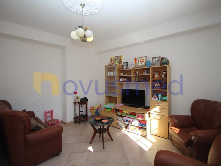 Image No.12-2 Bed House for sale