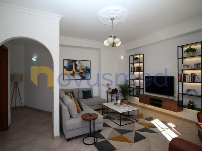 Image No.13-2 Bed House for sale