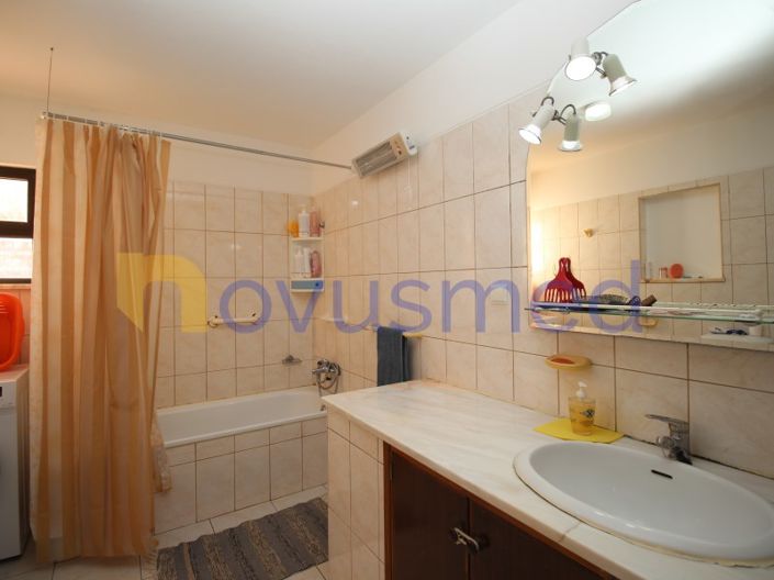 Image No.20-2 Bed House for sale