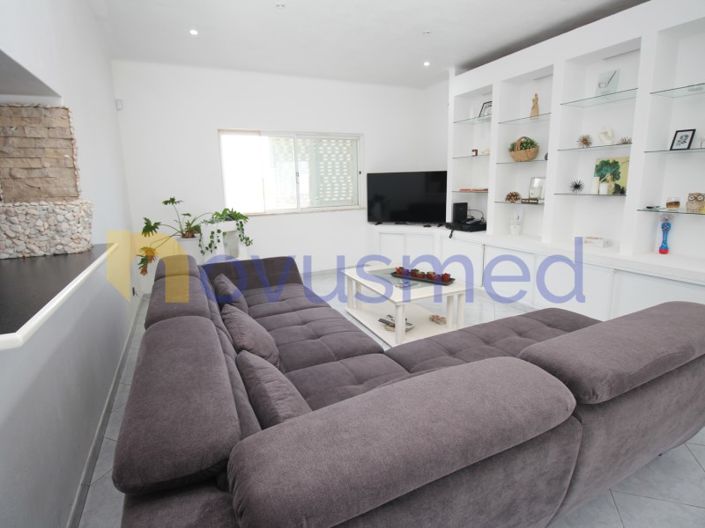 Image No.11-5 Bed House for sale