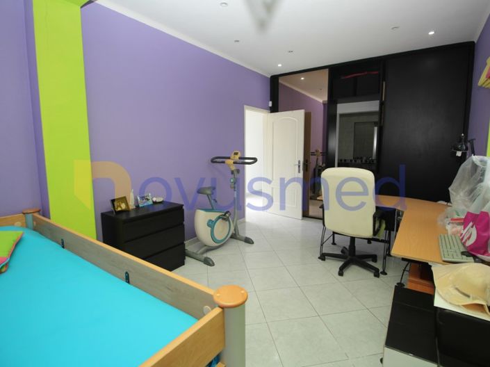 Image No.16-5 Bed House for sale