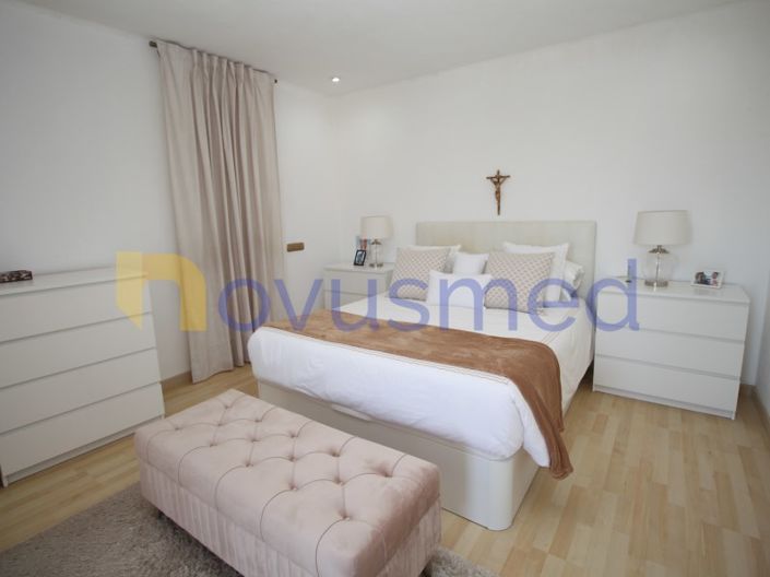 Image No.20-5 Bed House for sale