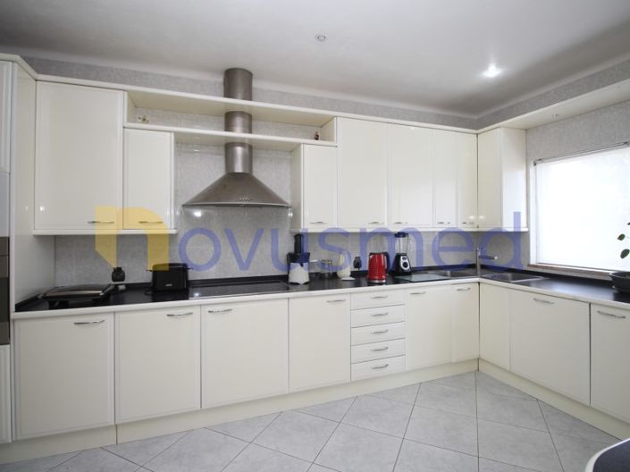 Image No.33-5 Bed House for sale